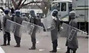 WATCH: Police Try To Stop Chamisa From Addressing Media