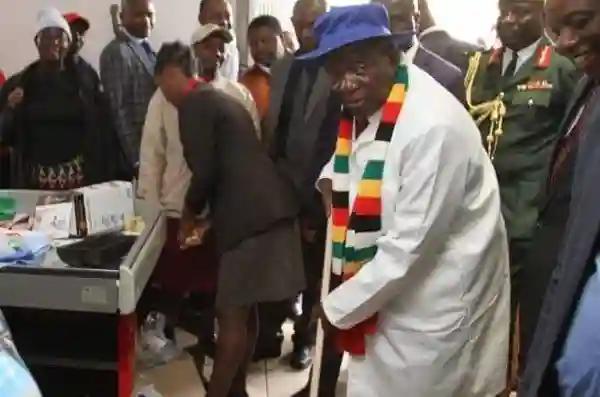 WATCH VIDEO: President Mnangagwa Joins Health Workers In Clearing Filth At Parirenyatwa Hospital