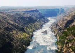 Zambezi River Flows Fall Alarmingly