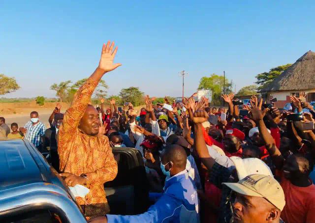 ZANU PF Members Block Chamisa Entourage In Hurungwe