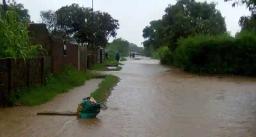 Zimbabwe on high alert as Cyclone Dineo hits Mocambique