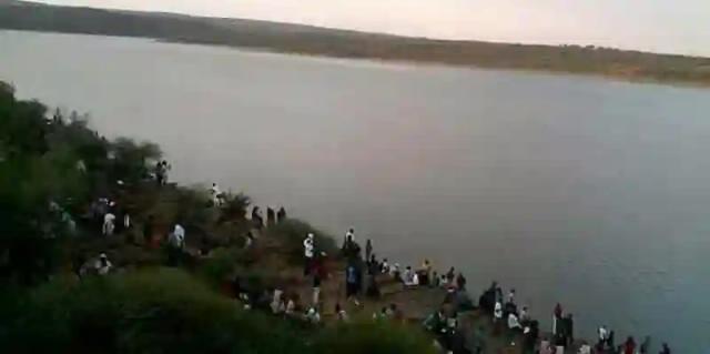 Zimbabweans drown trying to cross a flooded Limpopo River
