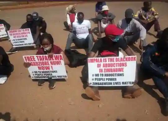 ZRP Arrest 9 Students Protesting Outside Harare Magistrate's Court